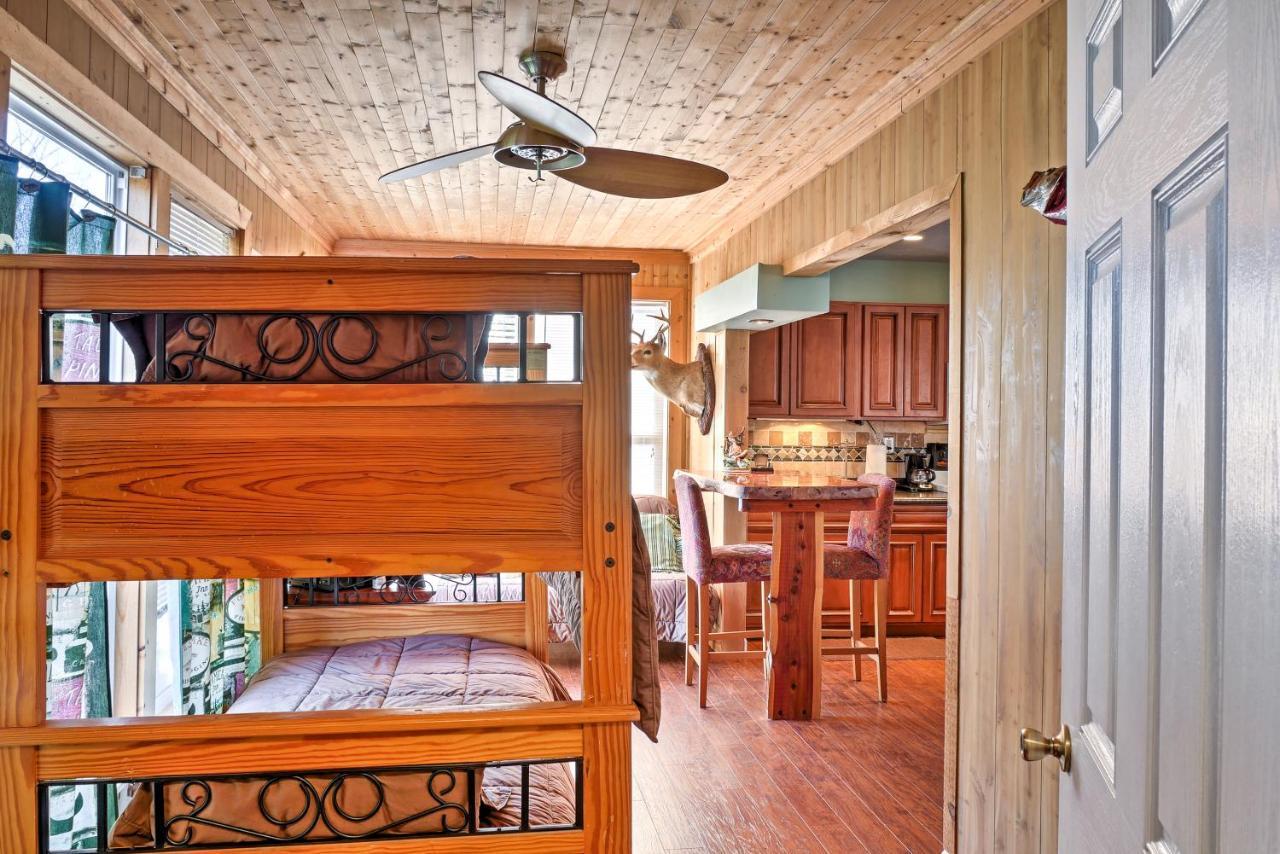 Paradise Cove Cabin With Boathouse And Dock ガンターズビル エクステリア 写真
